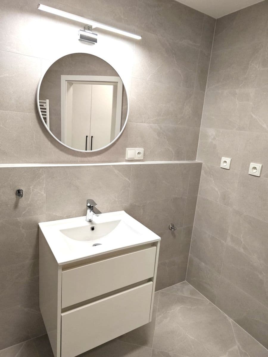 Prenájom bytu 1-izbový 45 m², Dukelská, Benešov, Středočeský kraj Prenájom bytu 1-izbový 45 m², Dukelská, Benešov, Středočeský kraj