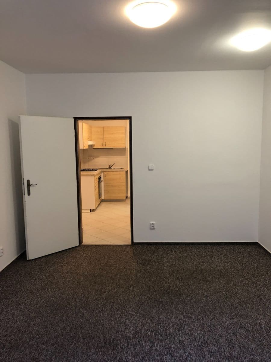 Prenájom bytu 1-izbový 30 m², Oblouková, Praha, Praha Prenájom bytu 1-izbový 30 m², Oblouková, Praha, Praha