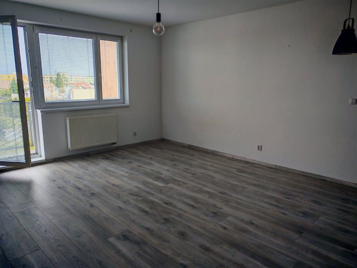 Prenájom bytu 2-izbový 52 m², Ke Strouze, Nymburk, Středočeský kraj Prenájom bytu 2-izbový 52 m², Ke Strouze, Nymburk, Středočeský kraj