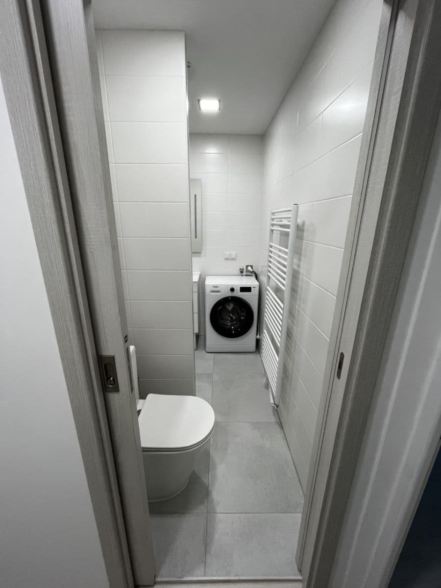 Predaj bytu 2-izbový 62 m², Maďarská, Karlovy Vary, Karlovarský kraj Predaj bytu 2-izbový 62 m², Maďarská, Karlovy Vary, Karlovarský kraj