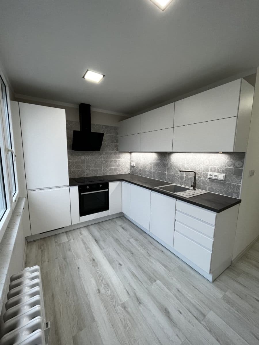 Predaj bytu 2-izbový 62 m², Maďarská, Karlovy Vary, Karlovarský kraj Predaj bytu 2-izbový 62 m², Maďarská, Karlovy Vary, Karlovarský kraj