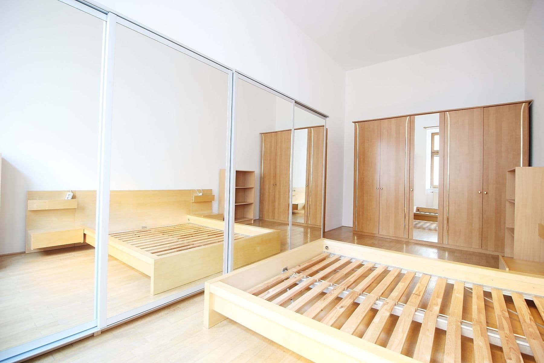 Prenájom bytu 2-izbový 56 m², Lublaňská, Praha, Praha Prenájom bytu 2-izbový 56 m², Lublaňská, Praha, Praha