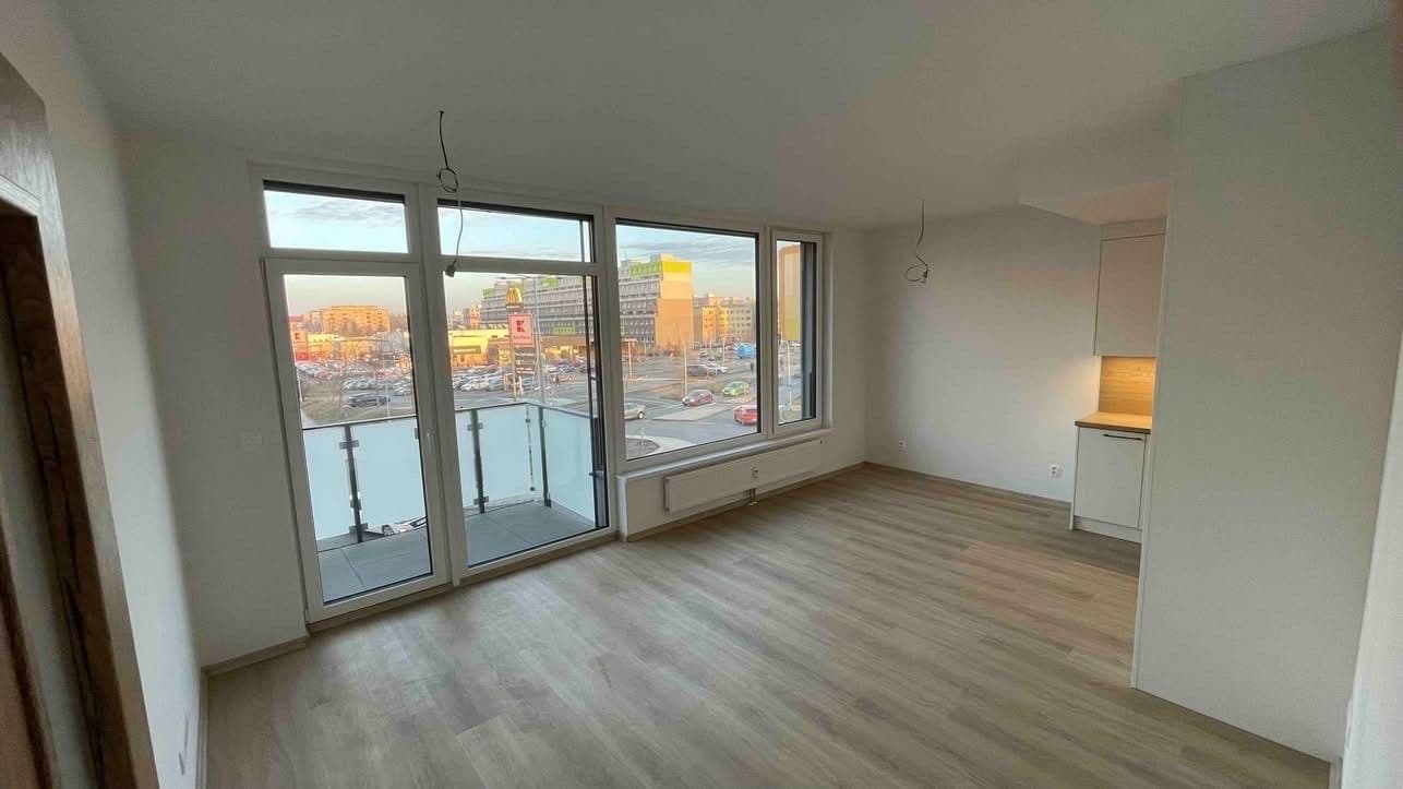 Prenájom bytu 3-izbový 69 m², Americká, Kladno, Středočeský kraj Prenájom bytu 3-izbový 69 m², Americká, Kladno, Středočeský kraj