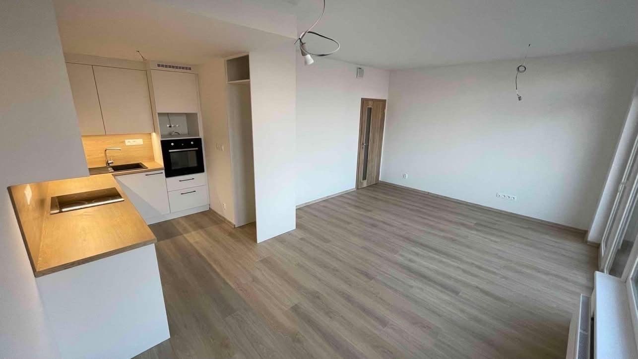 Prenájom bytu 3-izbový 69 m², Americká, Kladno, Středočeský kraj Prenájom bytu 3-izbový 69 m², Americká, Kladno, Středočeský kraj