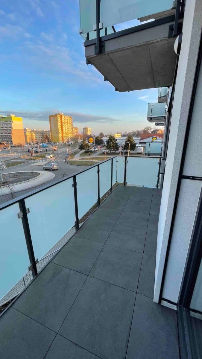 Prenájom bytu 3-izbový 69 m², Americká, Kladno, Středočeský kraj Prenájom bytu 3-izbový 69 m², Americká, Kladno, Středočeský kraj