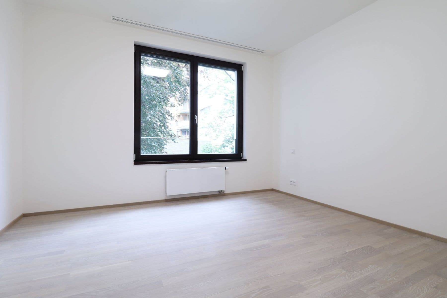 Prenájom bytu 3-izbový 94 m², K Červenému vrchu, Praha, Praha Prenájom bytu 3-izbový 94 m², K Červenému vrchu, Praha, Praha