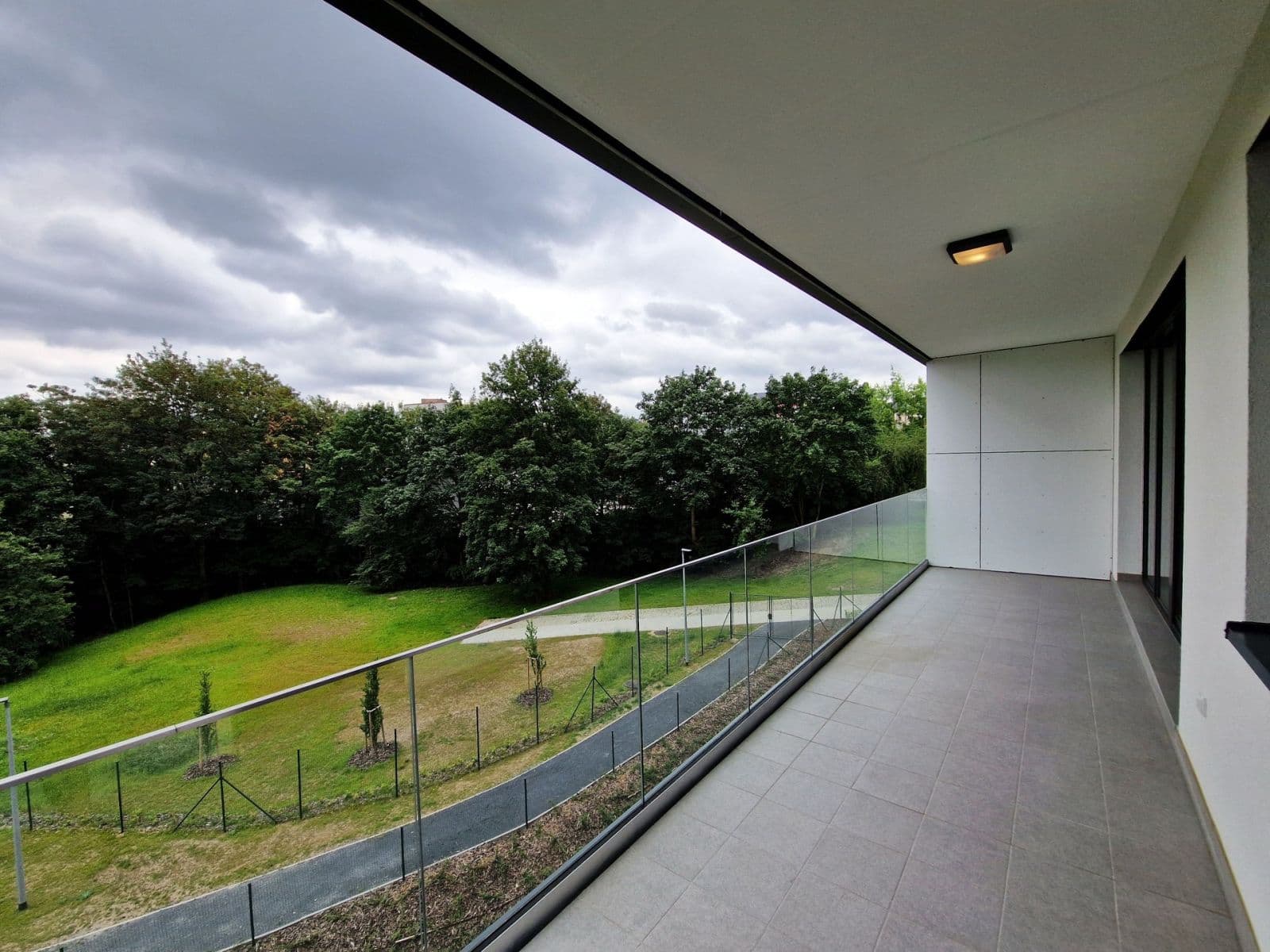 Prenájom bytu 3-izbový 94 m², K Červenému vrchu, Praha, Praha Prenájom bytu 3-izbový 94 m², K Červenému vrchu, Praha, Praha