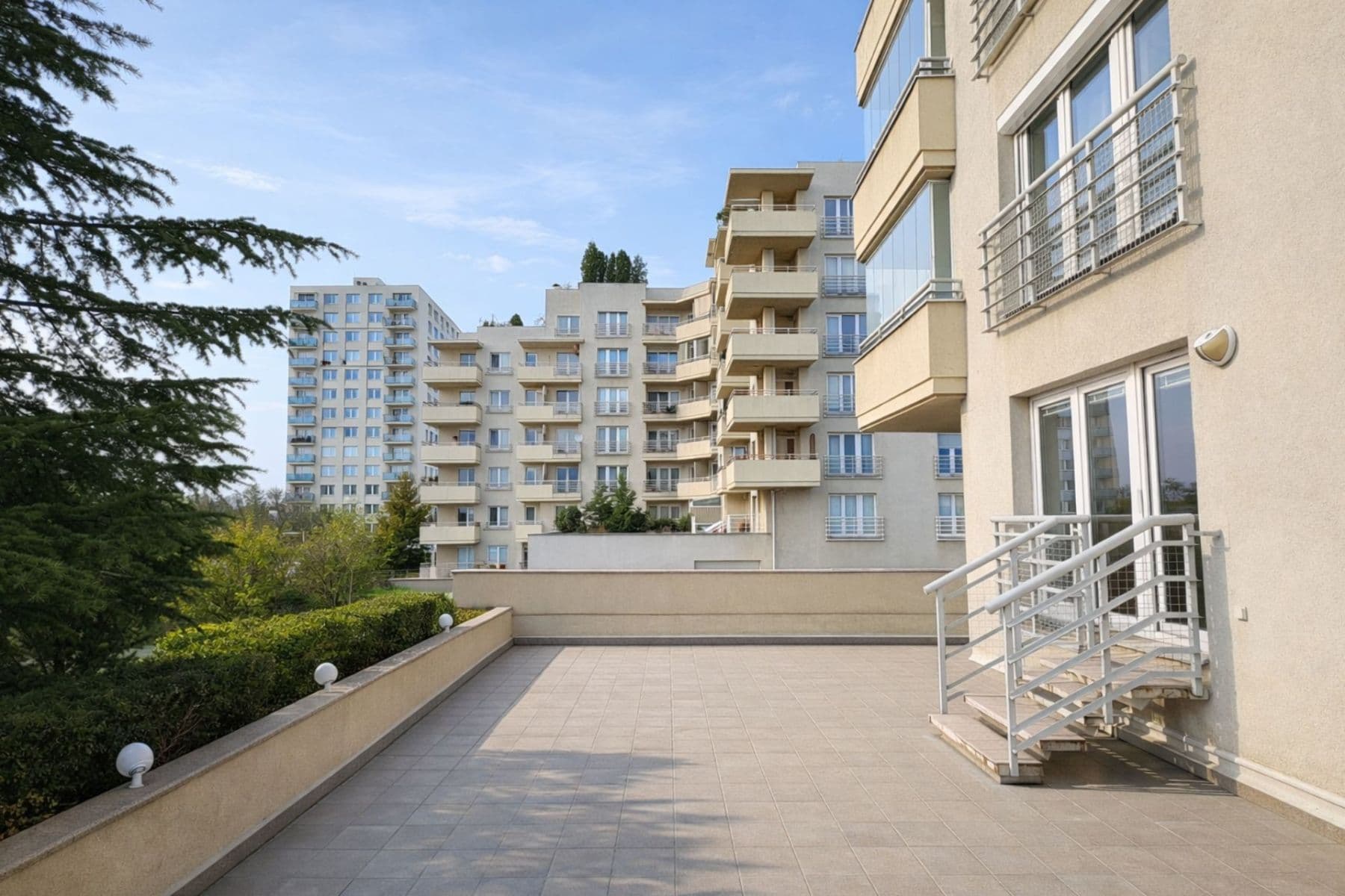 Predaj bytu 3-izbový 78 m², Hyacintová, Praha, Praha Predaj bytu 3-izbový 78 m², Hyacintová, Praha, Praha