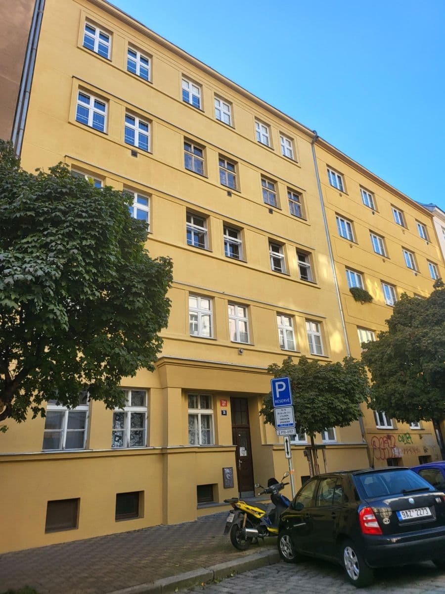 Prenájom bytu 5-izbový 88 m², Oblouková, Praha, Praha Prenájom bytu 5-izbový 88 m², Oblouková, Praha, Praha