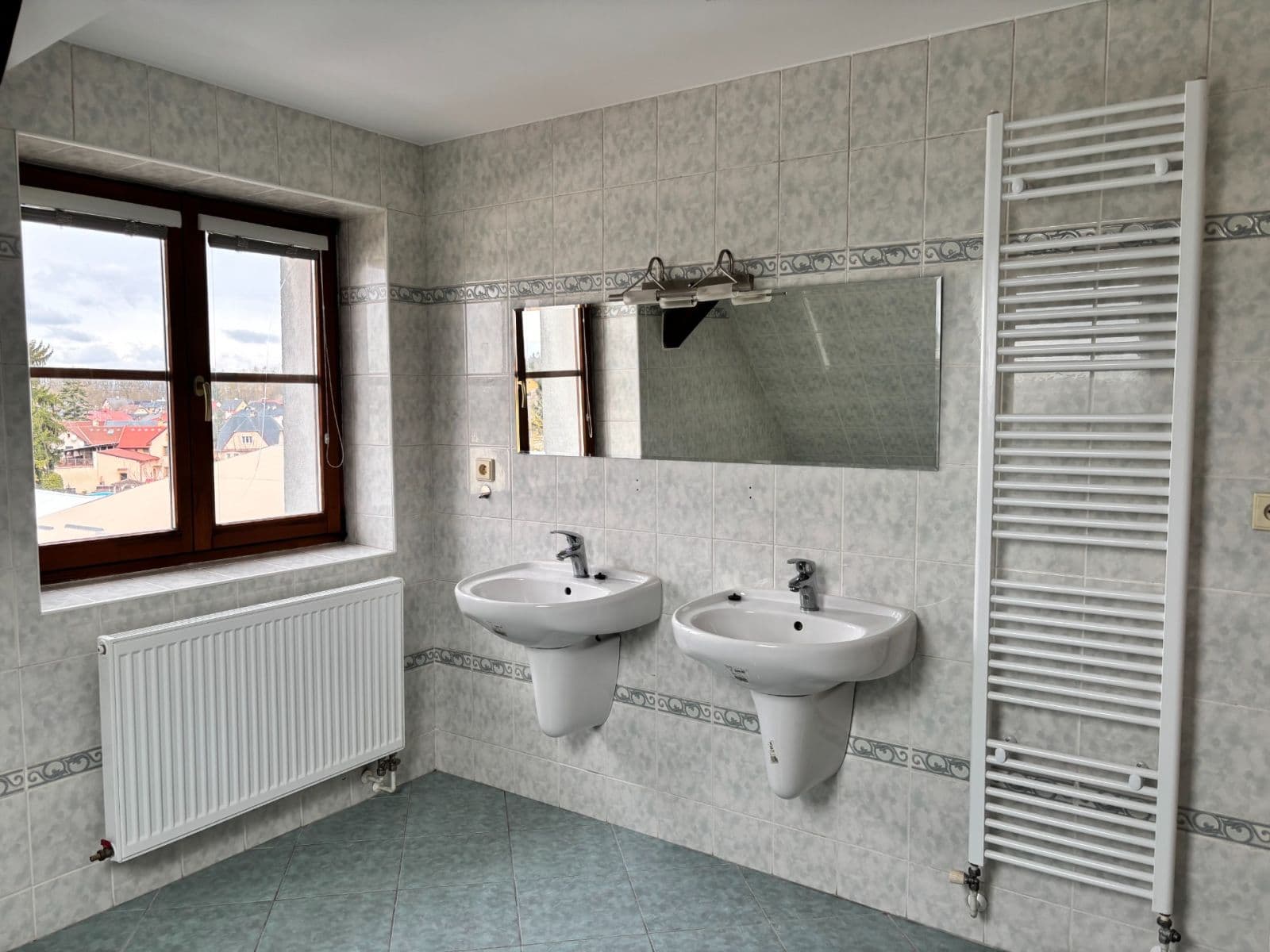 Prenájom bytu 3-izbový 157 m², Palackého, Jaroměř, Královéhradecký kraj Prenájom bytu 3-izbový 157 m², Palackého, Jaroměř, Královéhradecký kraj