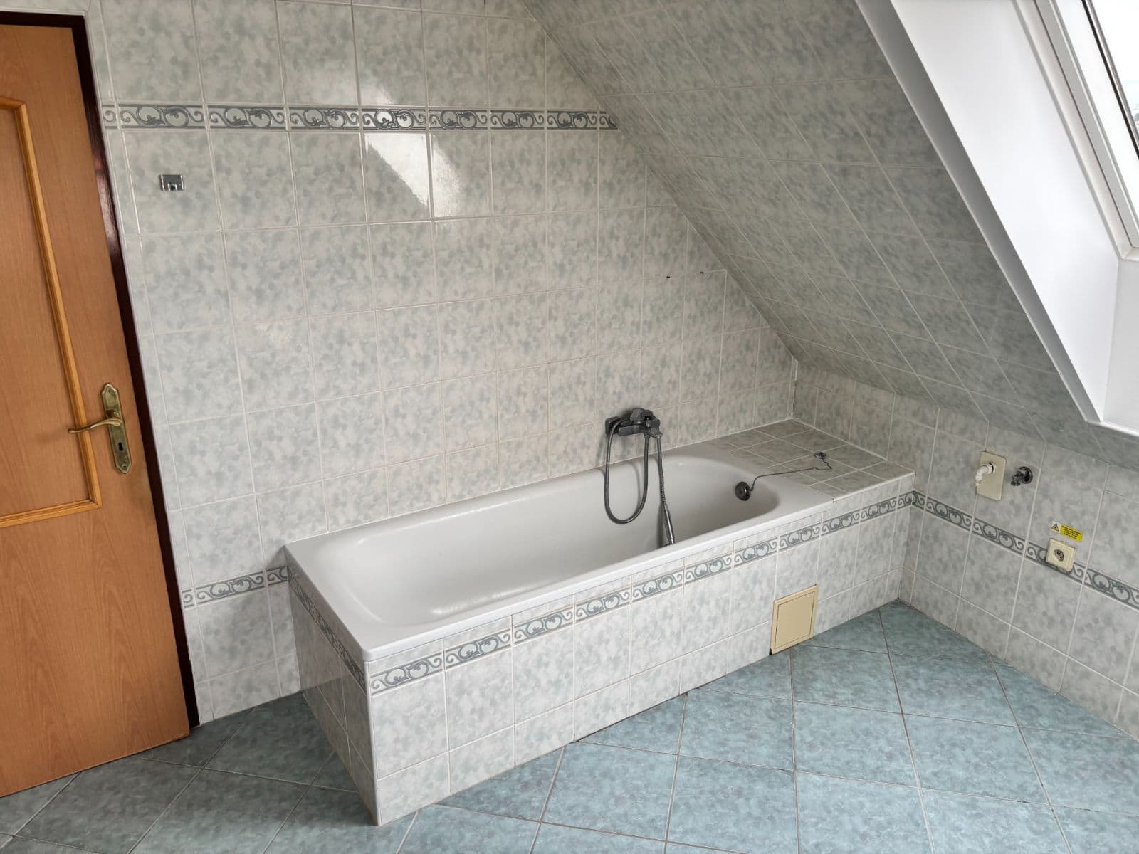 Prenájom bytu 3-izbový 157 m², Palackého, Jaroměř, Královéhradecký kraj Prenájom bytu 3-izbový 157 m², Palackého, Jaroměř, Královéhradecký kraj