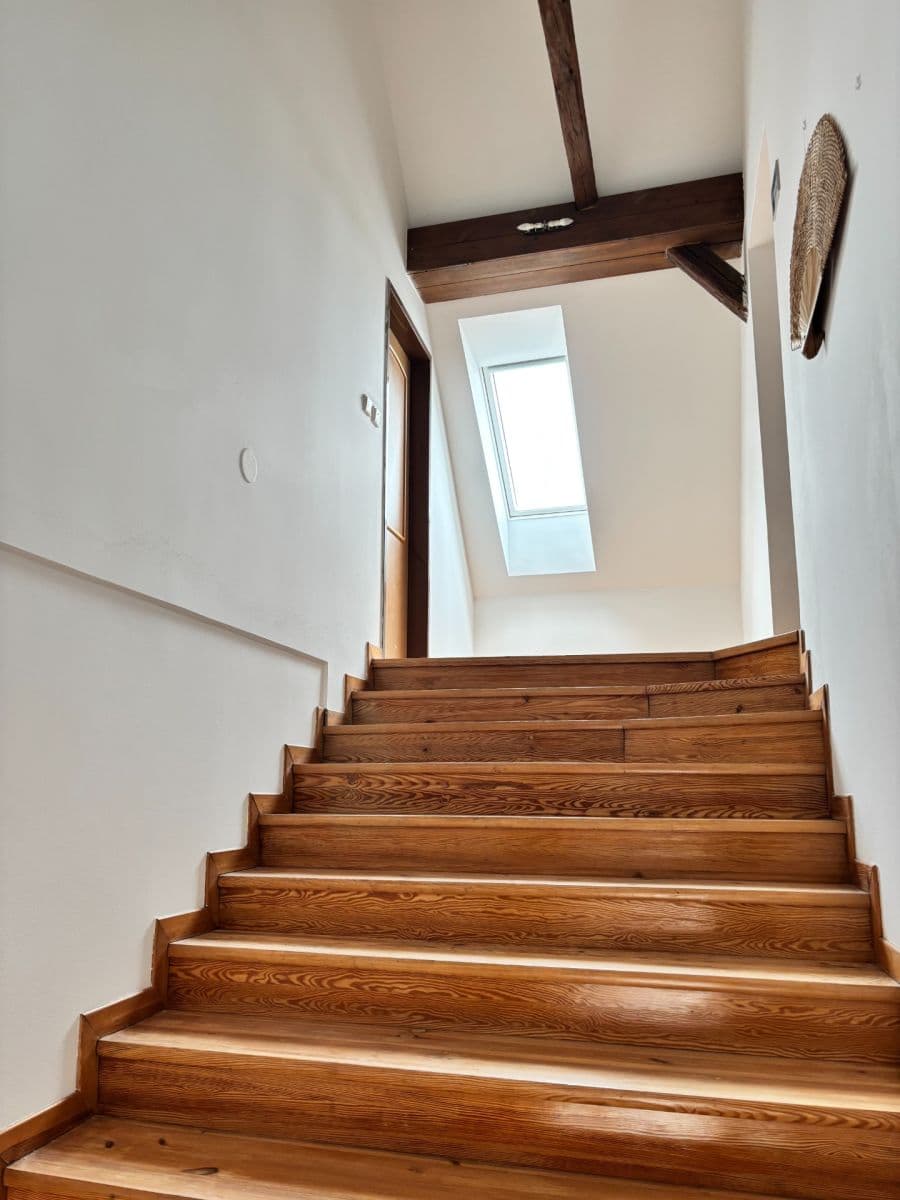 Prenájom bytu 3-izbový 157 m², Palackého, Jaroměř, Královéhradecký kraj Prenájom bytu 3-izbový 157 m², Palackého, Jaroměř, Královéhradecký kraj