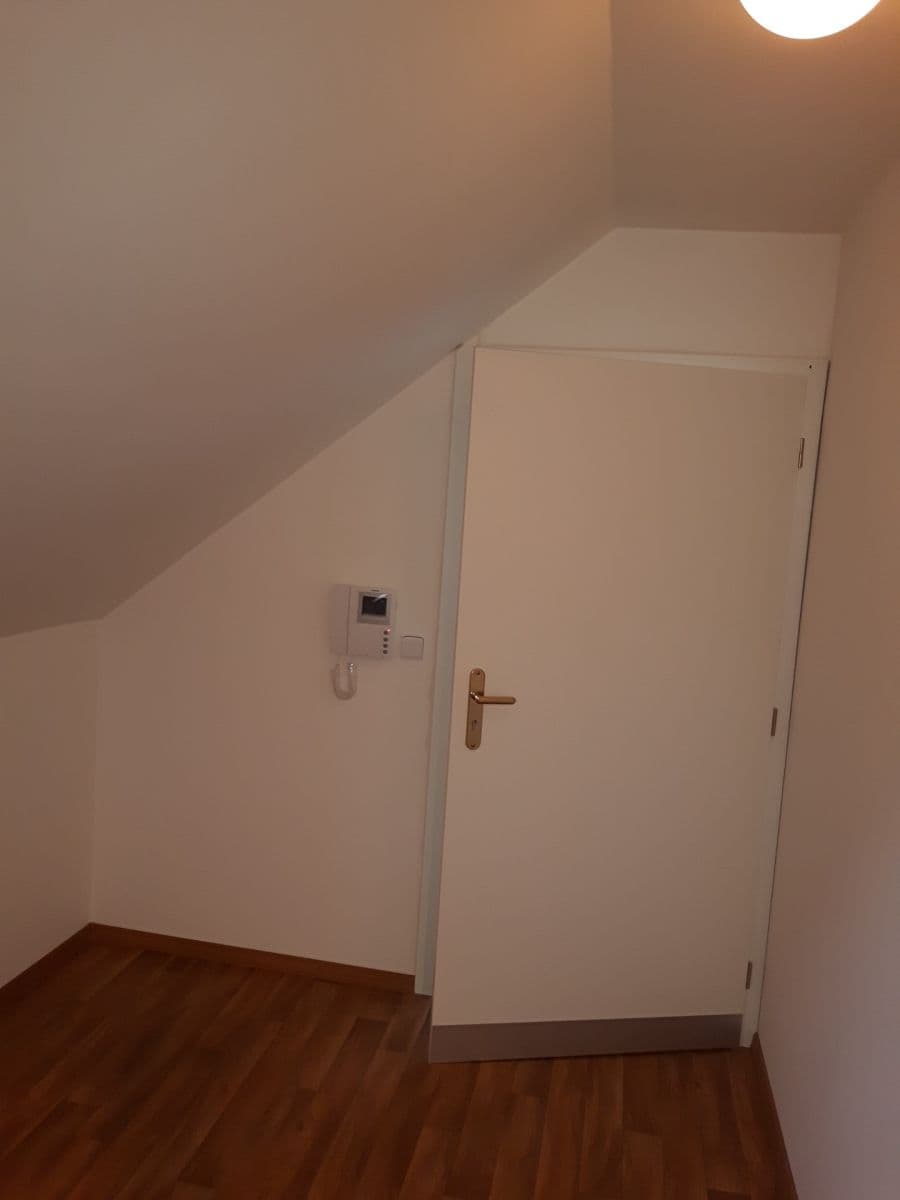 Prenájom bytu 2-izbový 56 m², Ke Hřbitovu, Kolín, Středočeský kraj Prenájom bytu 2-izbový 56 m², Ke Hřbitovu, Kolín, Středočeský kraj