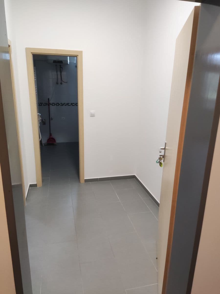 Prenájom bytu 1-izbový 33 m², Pavlovská, Mikulov, Jihomoravský kraj Prenájom bytu 1-izbový 33 m², Pavlovská, Mikulov, Jihomoravský kraj