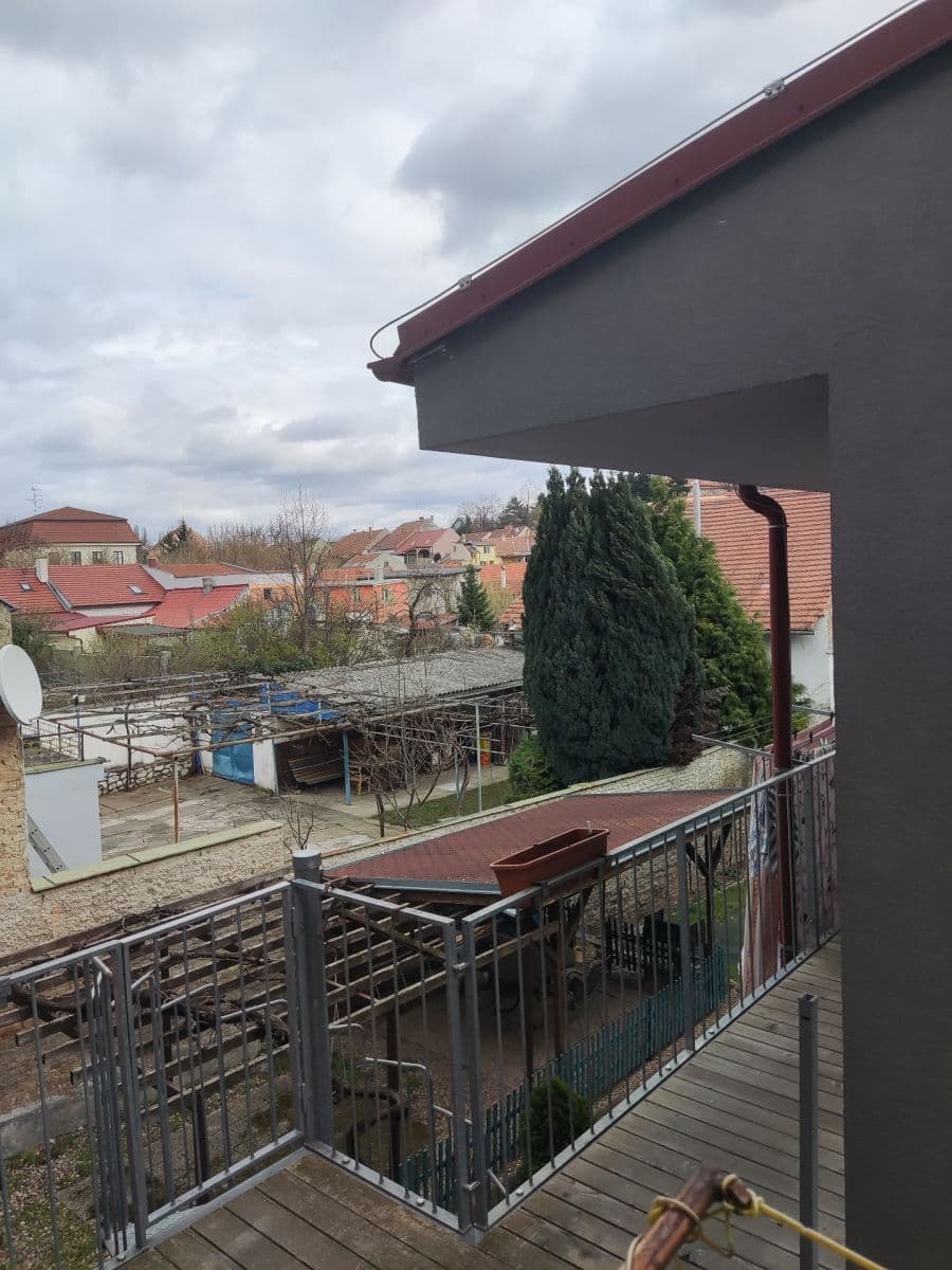 Prenájom bytu 1-izbový 33 m², Pavlovská, Mikulov, Jihomoravský kraj Prenájom bytu 1-izbový 33 m², Pavlovská, Mikulov, Jihomoravský kraj