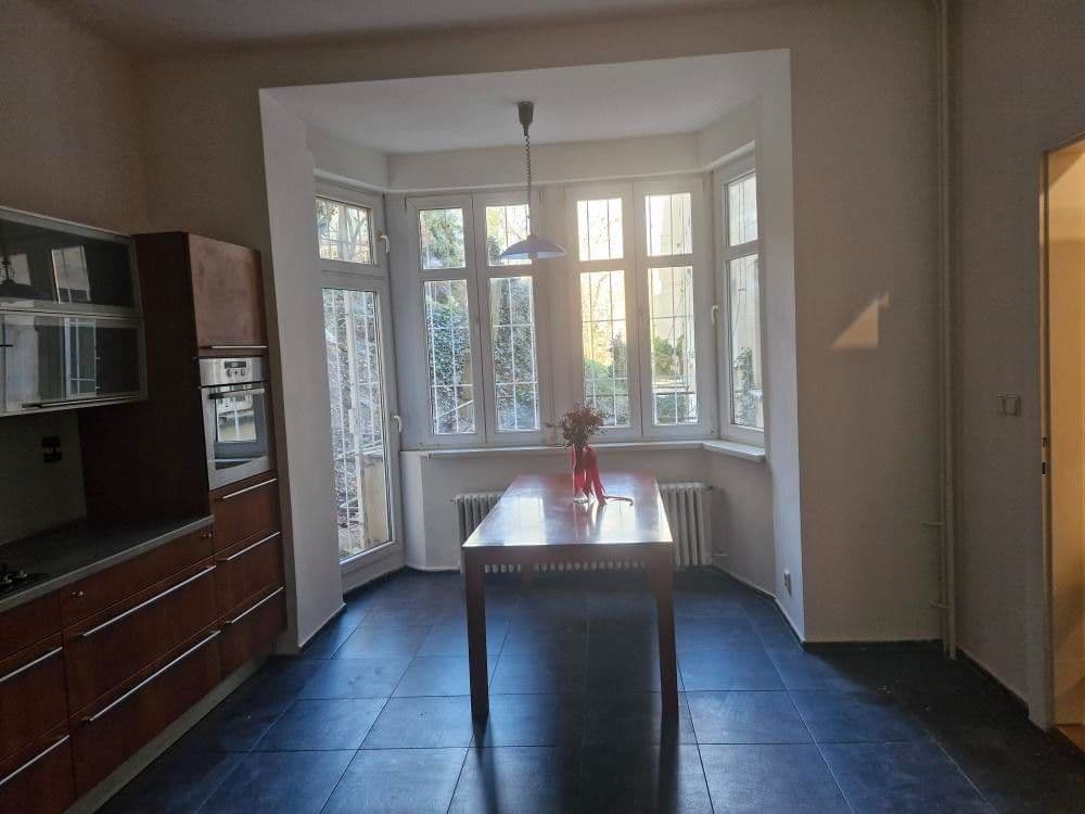 Prenájom bytu 3-izbový 96 m², Plzeňská, Praha, Praha Prenájom bytu 3-izbový 96 m², Plzeňská, Praha, Praha