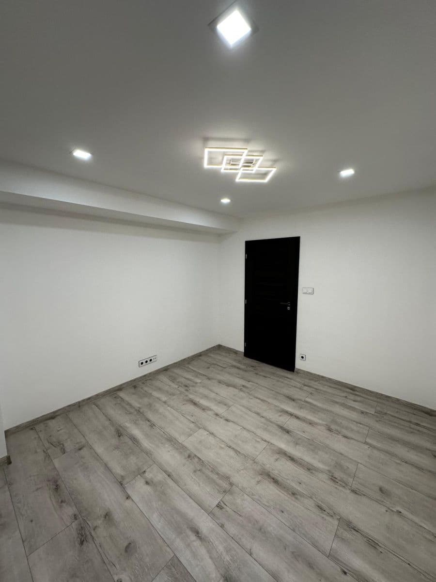 Prenájom bytu 2-izbový 54 m², Vršovců, Ostrava, Moravskoslezský kraj Prenájom bytu 2-izbový 54 m², Vršovců, Ostrava, Moravskoslezský kraj