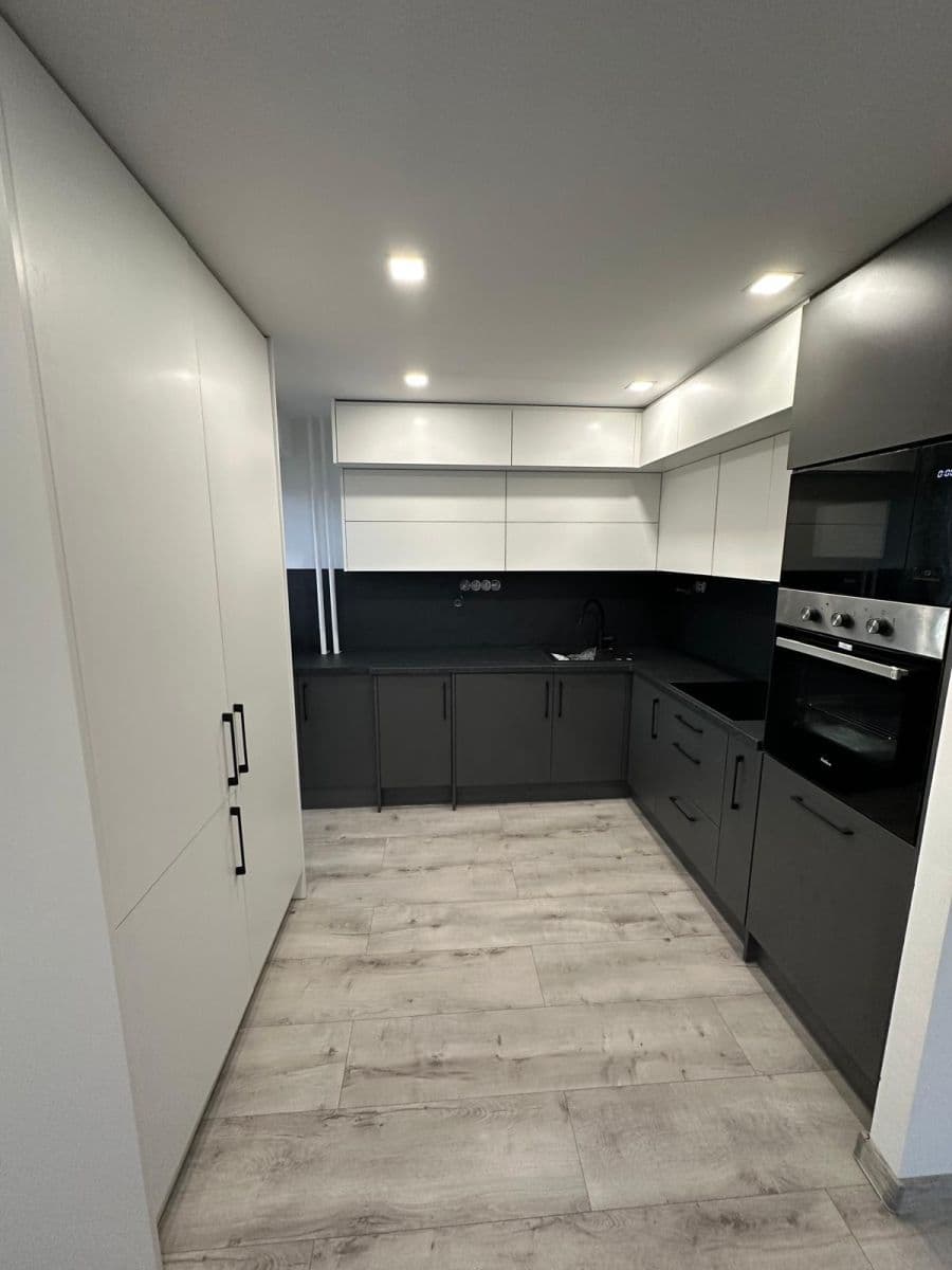 Prenájom bytu 2-izbový 54 m², Vršovců, Ostrava, Moravskoslezský kraj Prenájom bytu 2-izbový 54 m², Vršovců, Ostrava, Moravskoslezský kraj