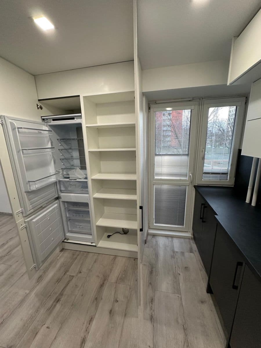 Prenájom bytu 2-izbový 54 m², Vršovců, Ostrava, Moravskoslezský kraj Prenájom bytu 2-izbový 54 m², Vršovců, Ostrava, Moravskoslezský kraj