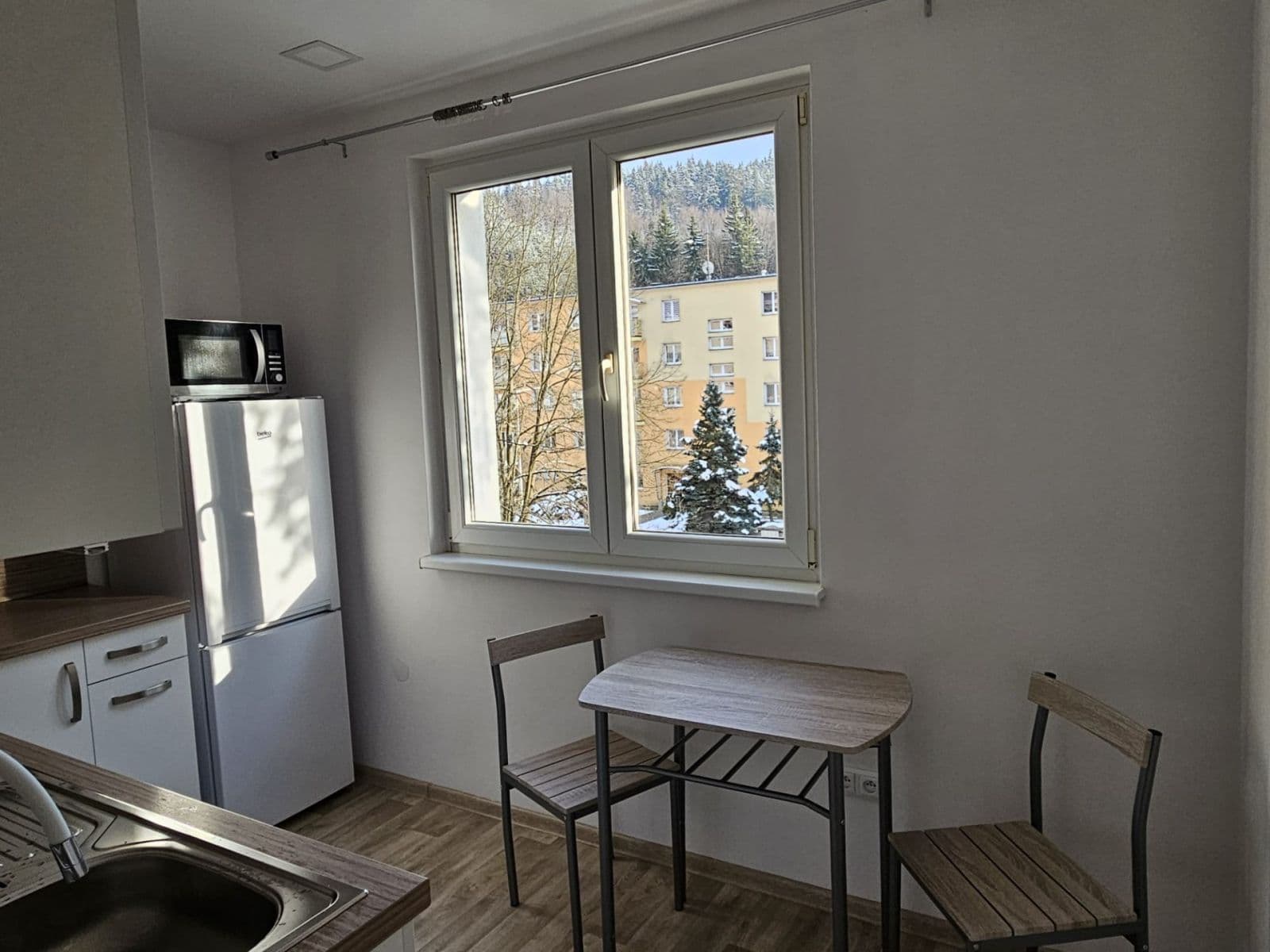 Prenájom bytu 1-izbový 50 m², Stará cesta, Vsetín, Zlínský kraj Prenájom bytu 1-izbový 50 m², Stará cesta, Vsetín, Zlínský kraj