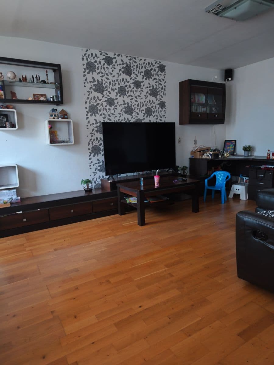 Prenájom bytu 3-izbový 82 m², Ciolkovského, Praha, Praha Prenájom bytu 3-izbový 82 m², Ciolkovského, Praha, Praha