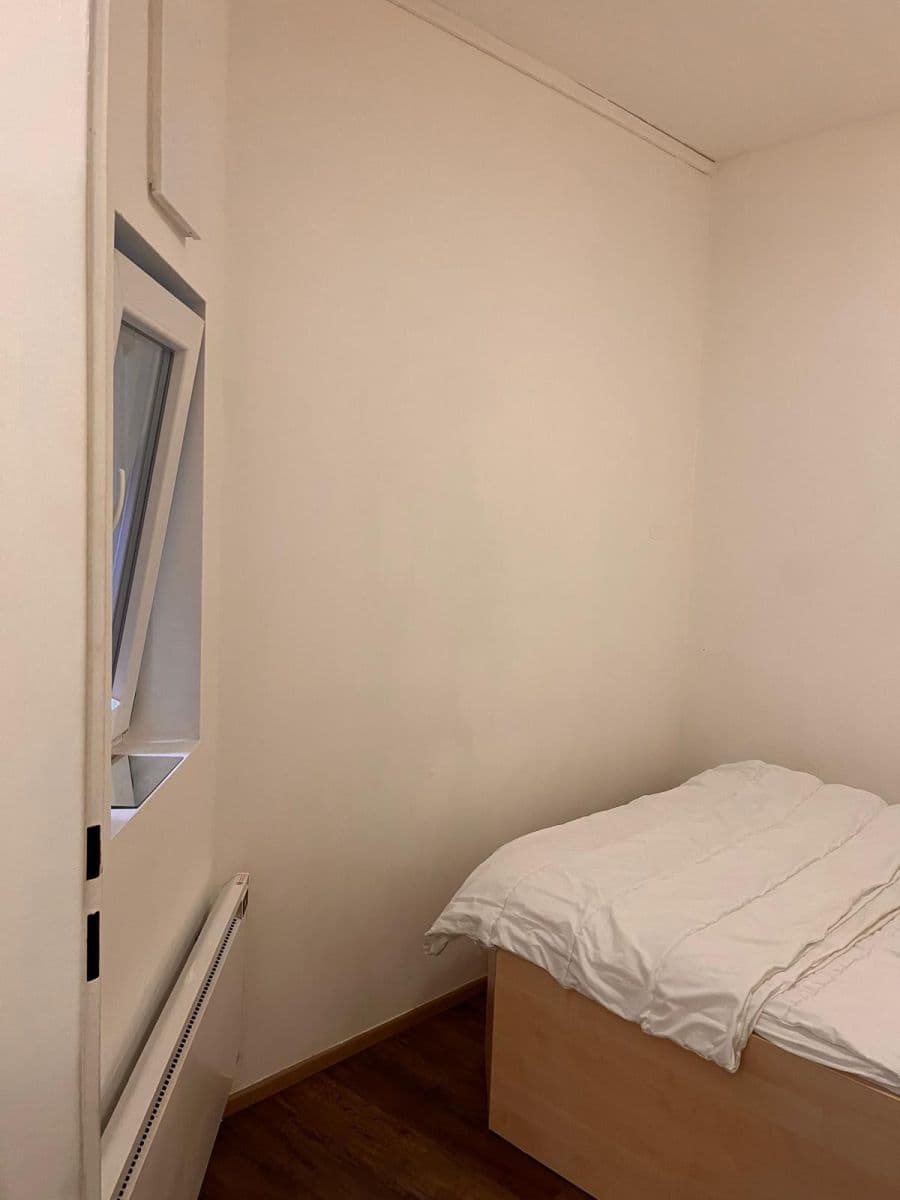 Prenájom nebytového priestoru 25 m², Na Hutích, Praha, Praha Prenájom nebytového priestoru 25 m², Na Hutích, Praha, Praha