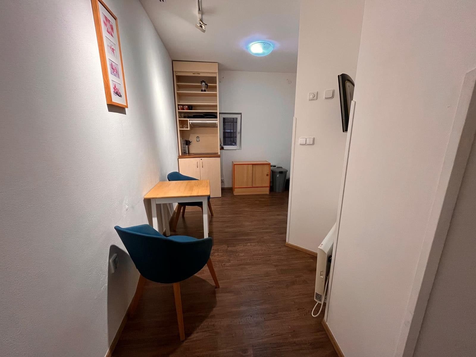 Prenájom nebytového priestoru 25 m², Na Hutích, Praha, Praha Prenájom nebytového priestoru 25 m², Na Hutích, Praha, Praha