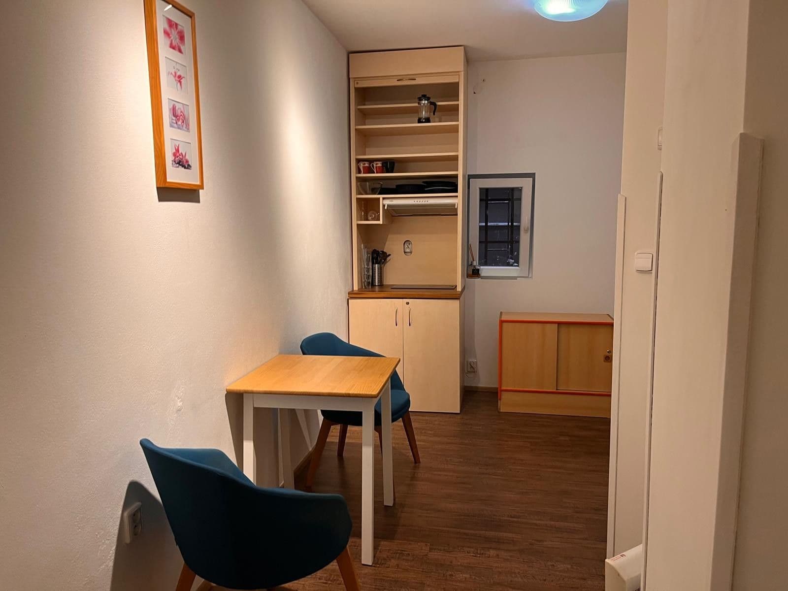 Prenájom nebytového priestoru 25 m², Na Hutích, Praha, Praha Prenájom nebytového priestoru 25 m², Na Hutích, Praha, Praha