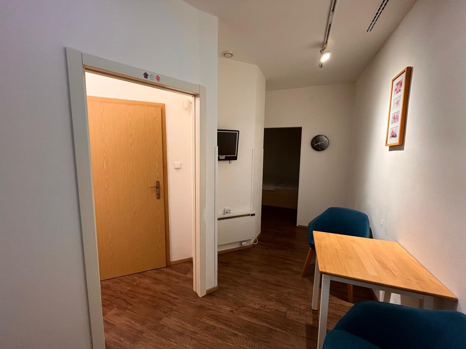 Prenájom nebytového priestoru 25 m², Na Hutích, Praha, Praha Prenájom nebytového priestoru 25 m², Na Hutích, Praha, Praha