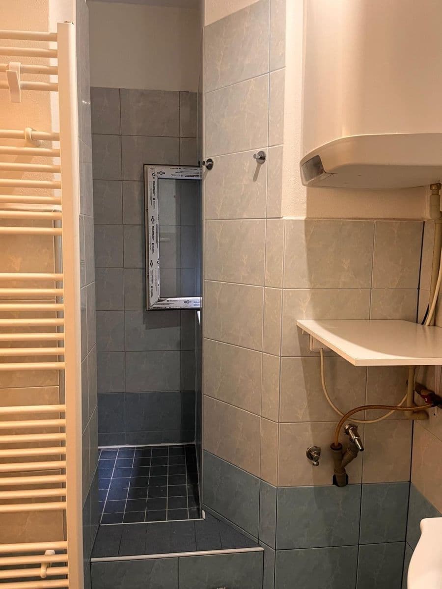 Prenájom nebytového priestoru 25 m², Na Hutích, Praha, Praha Prenájom nebytového priestoru 25 m², Na Hutích, Praha, Praha