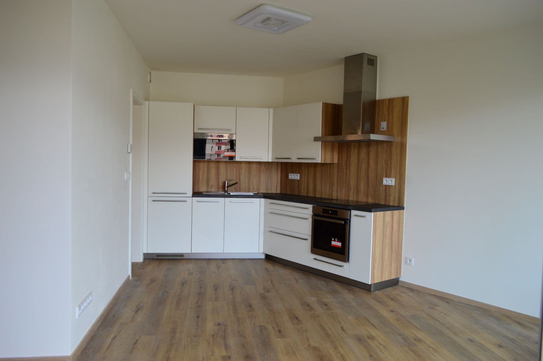 Prenájom bytu 1-izbový 45 m², Podveská, Brno, Jihomoravský kraj Prenájom bytu 1-izbový 45 m², Podveská, Brno, Jihomoravský kraj