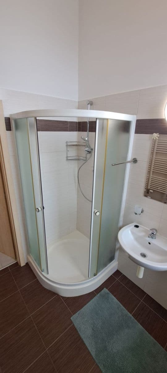 Prenájom bytu 1-izbový 30 m², Týnec nad Sázavou, Středočeský kraj Prenájom bytu 1-izbový 30 m², Týnec nad Sázavou, Středočeský kraj