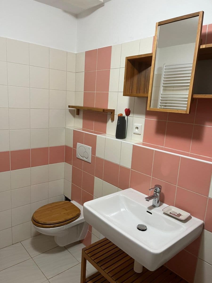 Prenájom bytu 64 m², Na Slatince, Praha, Praha Prenájom bytu 64 m², Na Slatince, Praha, Praha
