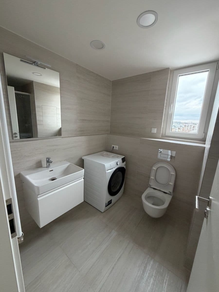 Prenájom bytu 1-izbový 32 m², Bukačova, Praha, Praha Prenájom bytu 1-izbový 32 m², Bukačova, Praha, Praha