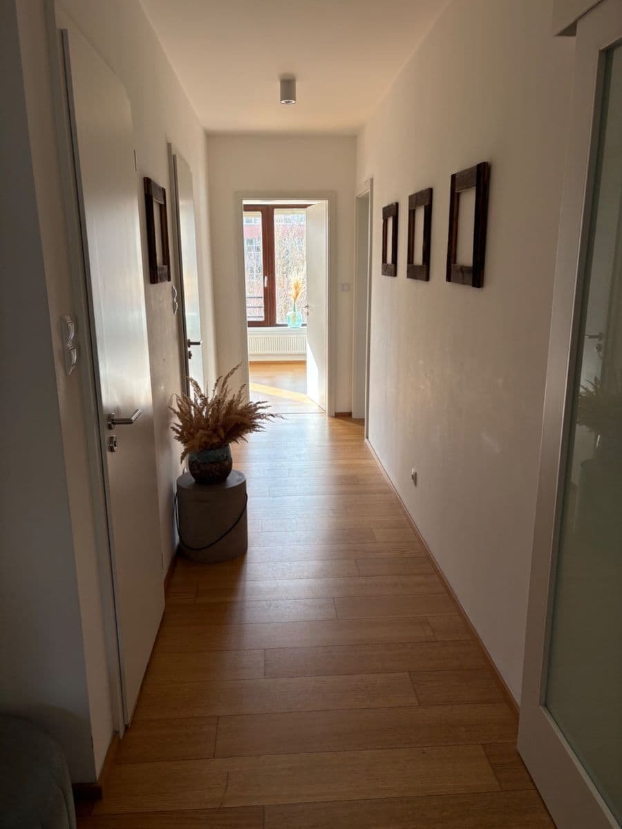 Predaj bytu 3-izbový 86 m², Nademlejnská, Praha, Praha Predaj bytu 3-izbový 86 m², Nademlejnská, Praha, Praha