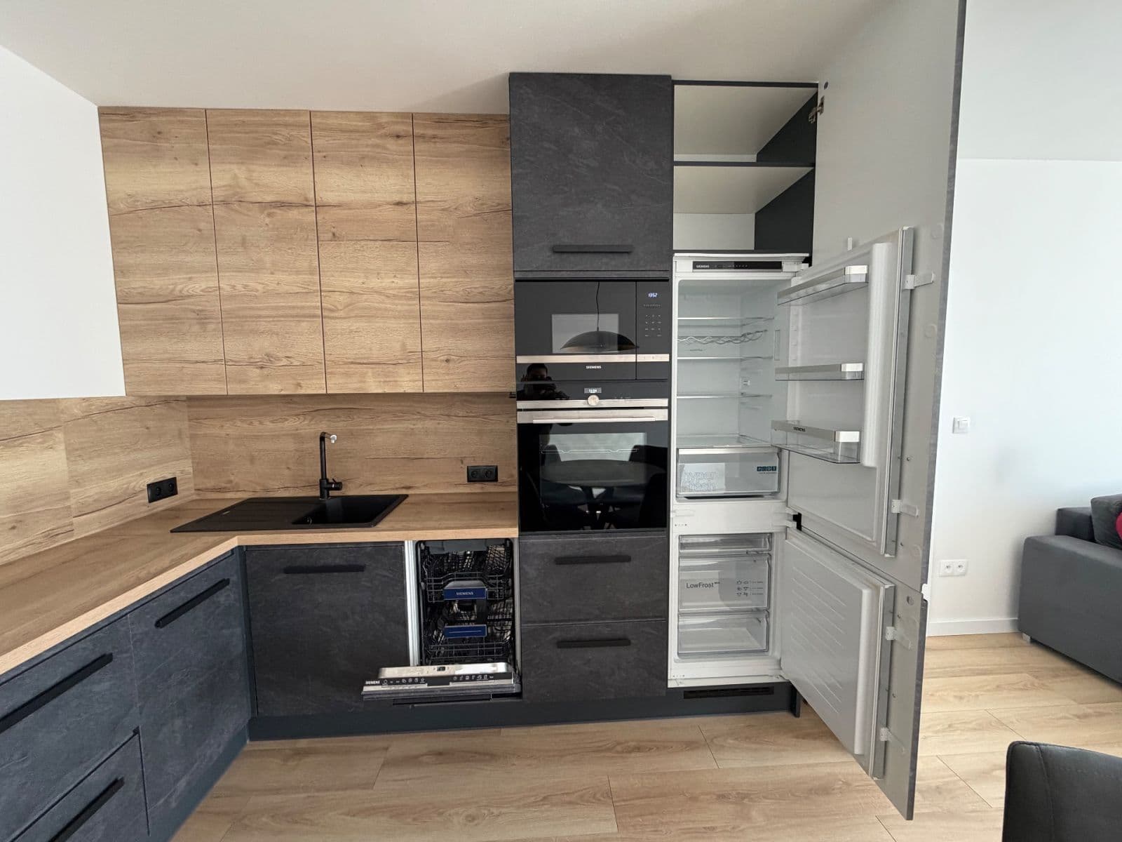 Prenájom bytu 2-izbový 67 m², Bolívarova, Praha, Praha Prenájom bytu 2-izbový 67 m², Bolívarova, Praha, Praha