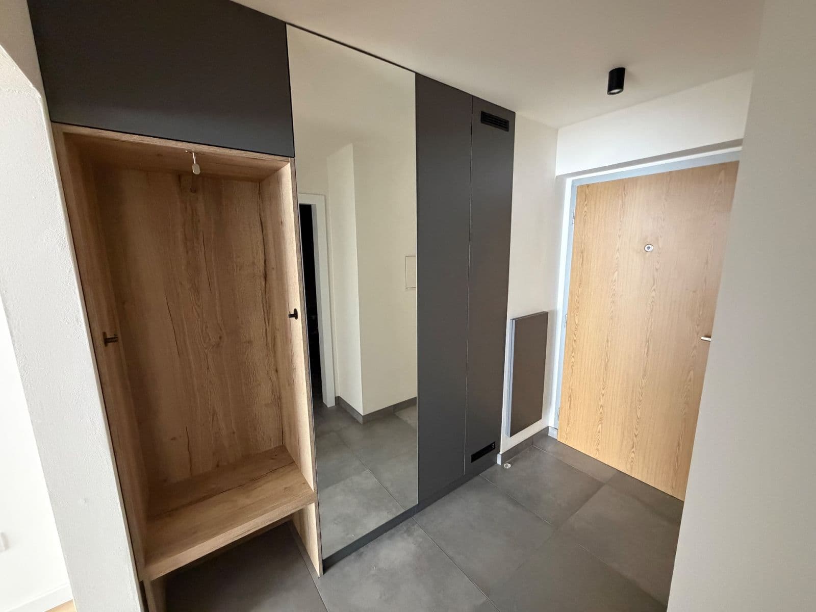 Prenájom bytu 2-izbový 67 m², Bolívarova, Praha, Praha Prenájom bytu 2-izbový 67 m², Bolívarova, Praha, Praha