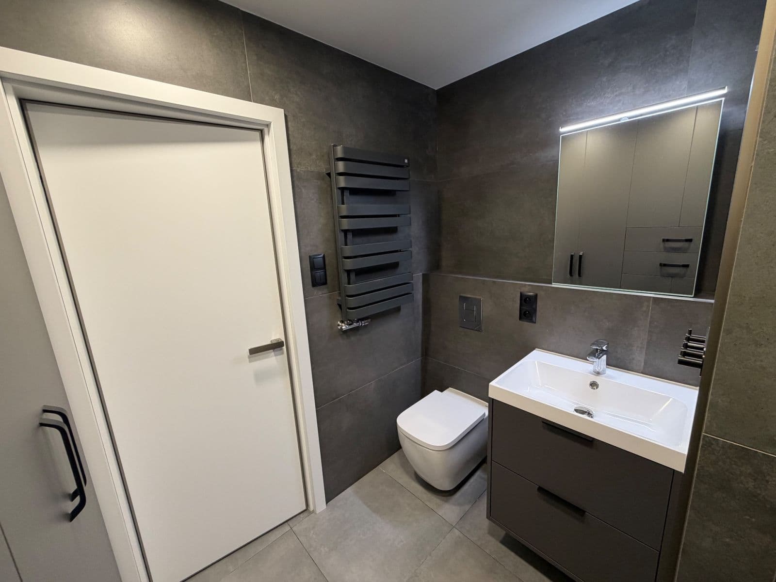 Prenájom bytu 2-izbový 67 m², Bolívarova, Praha, Praha Prenájom bytu 2-izbový 67 m², Bolívarova, Praha, Praha