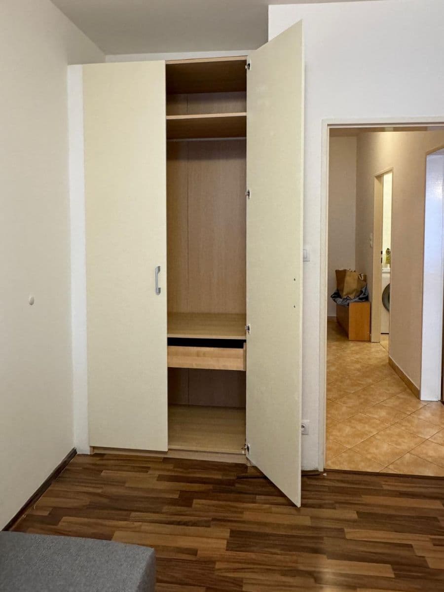 Prenájom bytu 2-izbový 55 m², Pod Harfou, Praha, Praha Prenájom bytu 2-izbový 55 m², Pod Harfou, Praha, Praha
