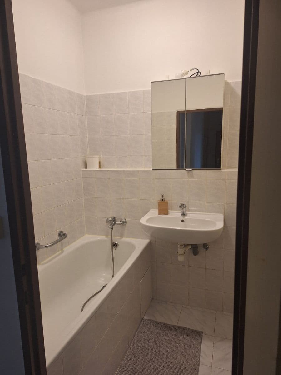 Prenájom bytu 2-izbový 58 m², Kubánské náměstí, Praha, Praha Prenájom bytu 2-izbový 58 m², Kubánské náměstí, Praha, Praha