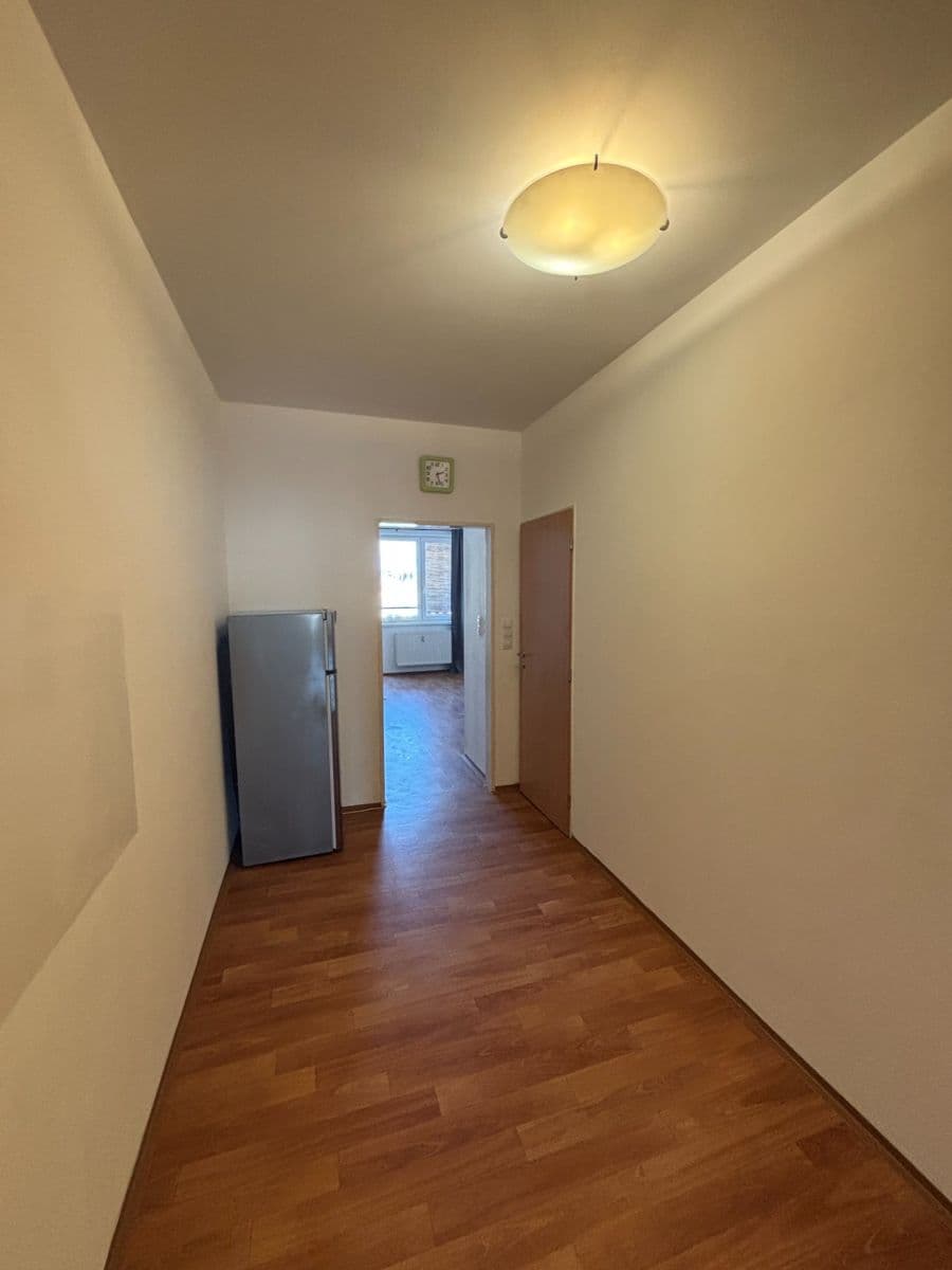 Prenájom bytu 1-izbový 38 m², Podkovářská, Praha, Praha Prenájom bytu 1-izbový 38 m², Podkovářská, Praha, Praha