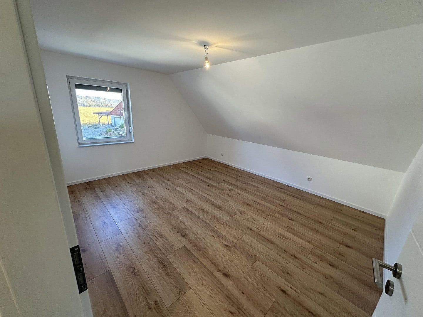 Predaj domu 135 m², pozemek 565 m², Viereth-Trunstadt, Bavorsko Predaj domu 135 m², pozemek 565 m², Viereth-Trunstadt, Bavorsko