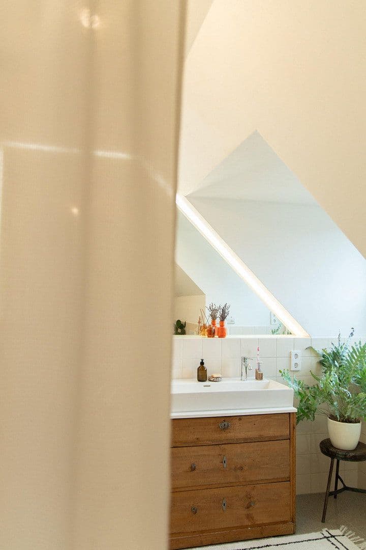 Predaj bytu 4-izbový 80 m², Köln, Severné Porýnie - Westfálsko Predaj bytu 4-izbový 80 m², Köln, Severné Porýnie - Westfálsko