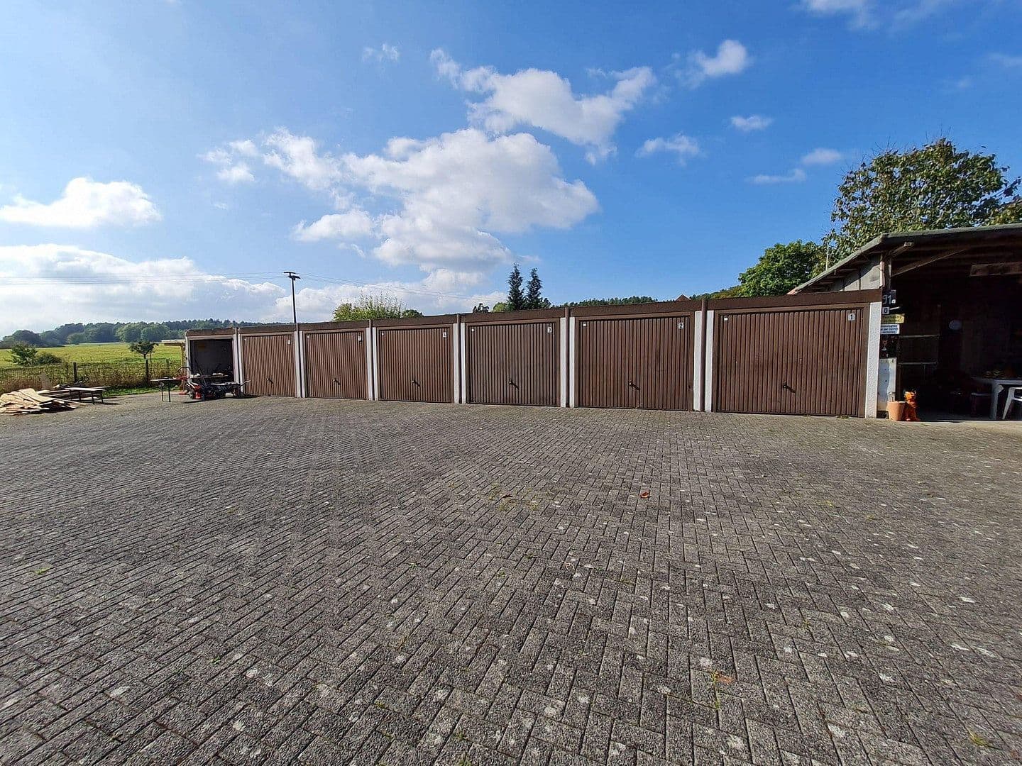 Predaj domu 505 m², pozemek 1.077 m², Rhönblick, Durínsko Predaj domu 505 m², pozemek 1.077 m², Rhönblick, Durínsko