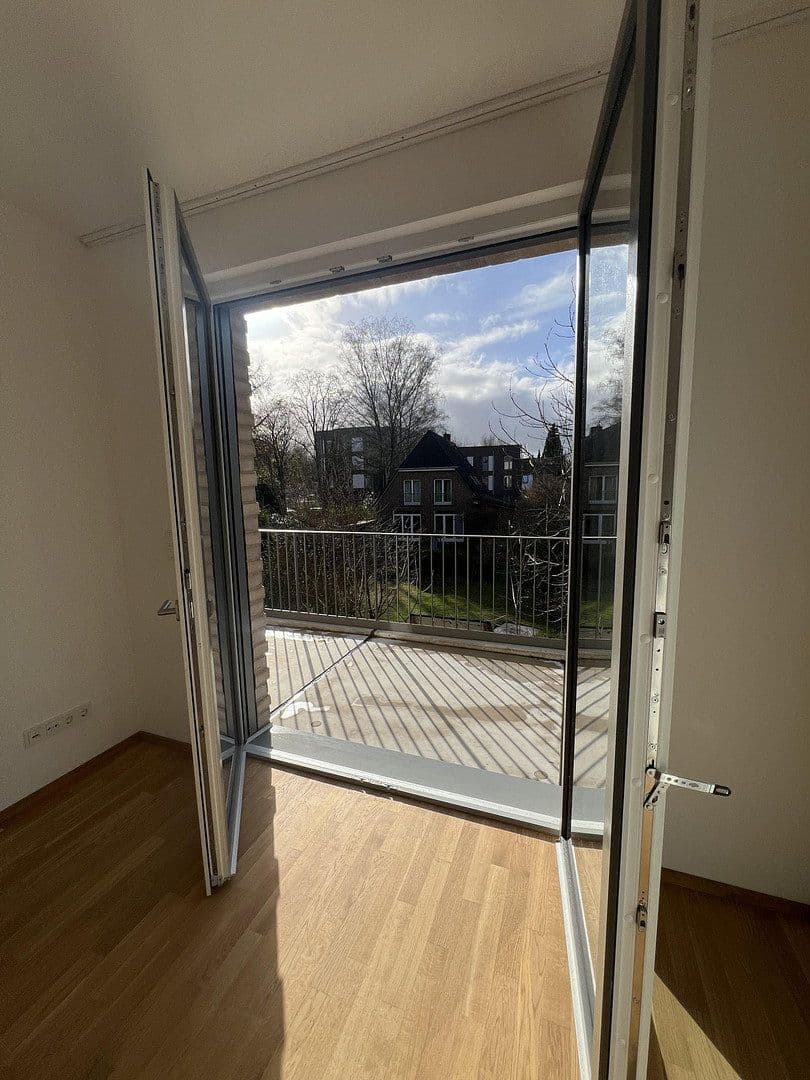 Prenájom bytu 6-izbový 142 m², Sülldorfer Landstraße 8a, Hamburg, Hamburg Prenájom bytu 6-izbový 142 m², Sülldorfer Landstraße 8a, Hamburg, Hamburg