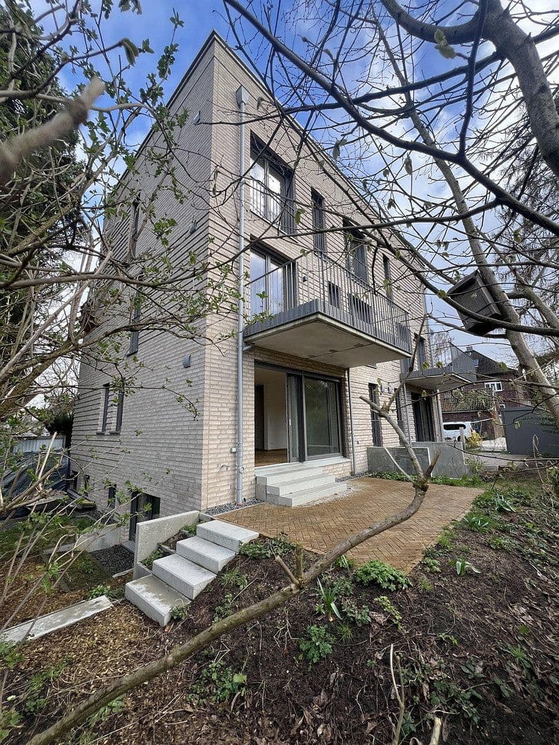 Prenájom bytu 6-izbový 142 m², Sülldorfer Landstraße 8a, Hamburg, Hamburg Prenájom bytu 6-izbový 142 m², Sülldorfer Landstraße 8a, Hamburg, Hamburg