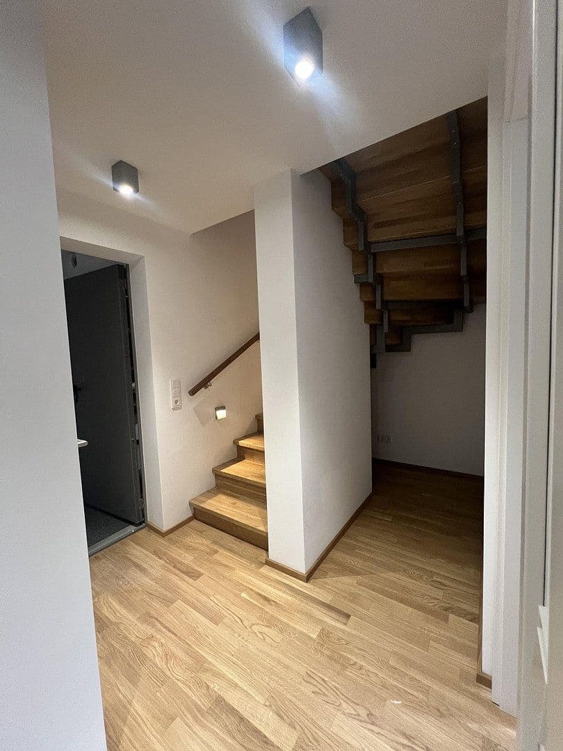 Prenájom bytu 6-izbový 142 m², Sülldorfer Landstraße 8a, Hamburg, Hamburg Prenájom bytu 6-izbový 142 m², Sülldorfer Landstraße 8a, Hamburg, Hamburg