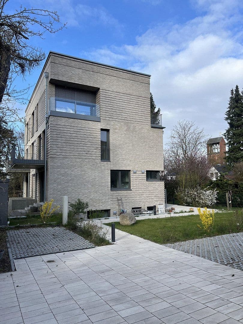 Prenájom bytu 6-izbový 142 m², Sülldorfer Landstraße 8a, Hamburg, Hamburg Prenájom bytu 6-izbový 142 m², Sülldorfer Landstraße 8a, Hamburg, Hamburg