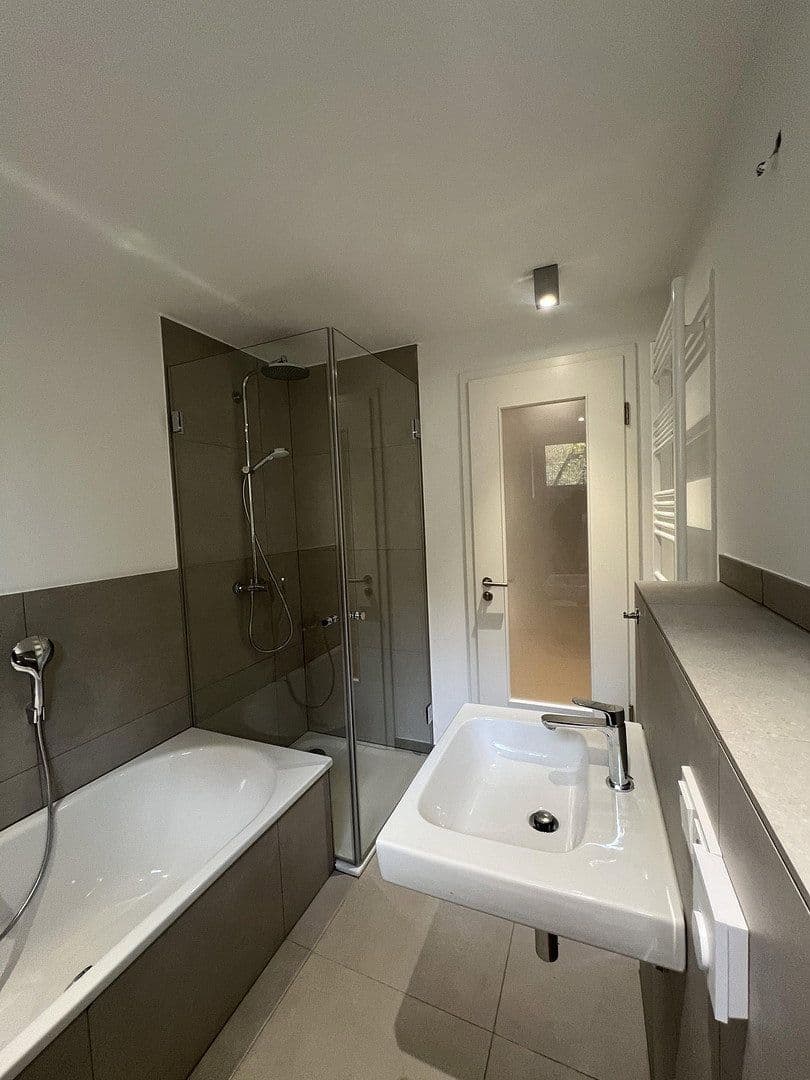 Prenájom bytu 6-izbový 142 m², Sülldorfer Landstraße 8a, Hamburg, Hamburg Prenájom bytu 6-izbový 142 m², Sülldorfer Landstraße 8a, Hamburg, Hamburg