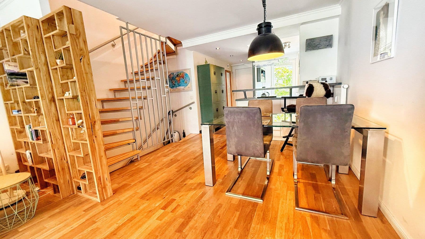 Prenájom bytu 3-izbový 77 m², Hamburg, Hamburg Prenájom bytu 3-izbový 77 m², Hamburg, Hamburg